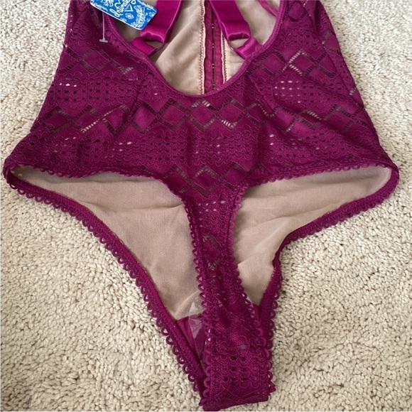 New Intimately Free People Thank You Never Lace Thong Bodysuit Magenta Size XS - Picture 11 of 16